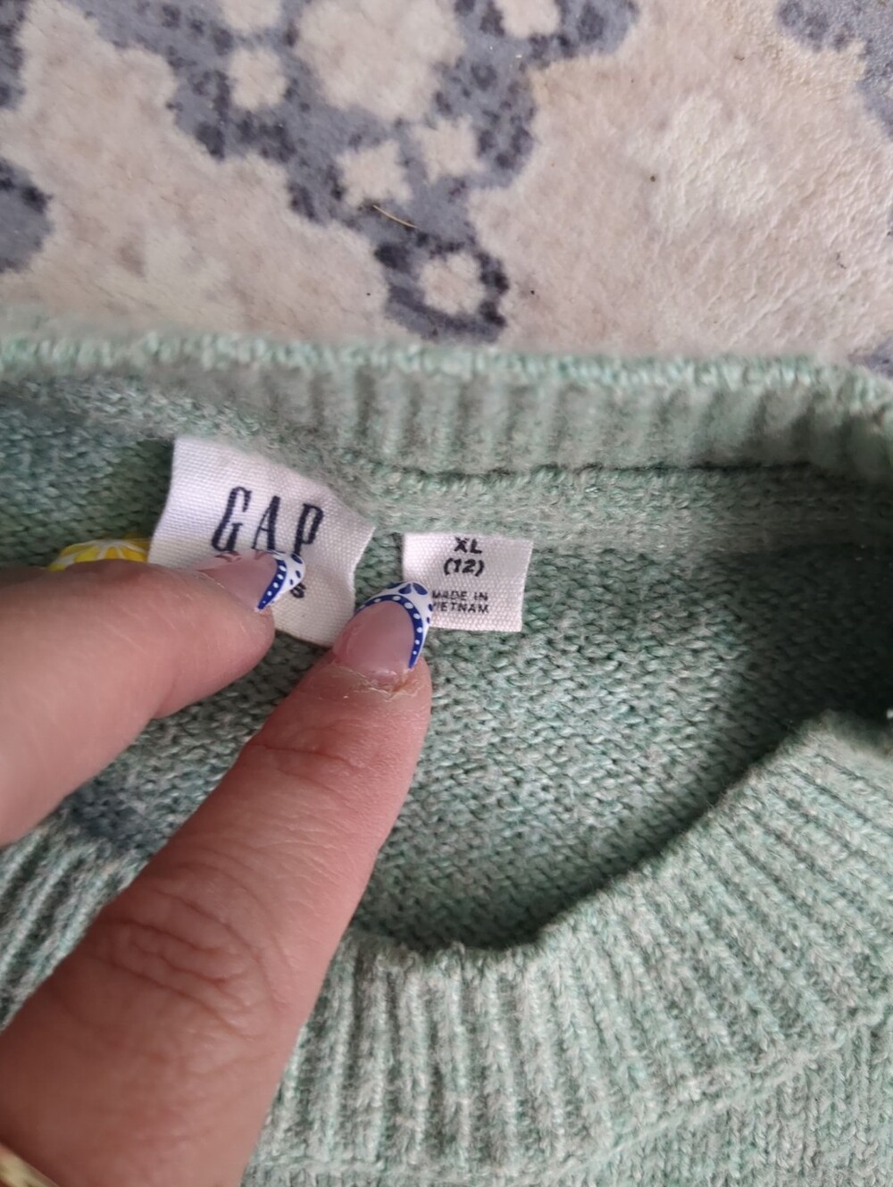 **3/$10** GAP Kids Sweater Size XL (Girl) - Picture 6 of 7